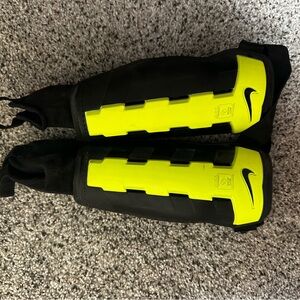 ⚽️ Nike Black and Neon Yellow soccer Shin Guards